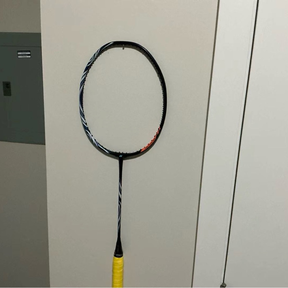 Yonex 100zz navy blue